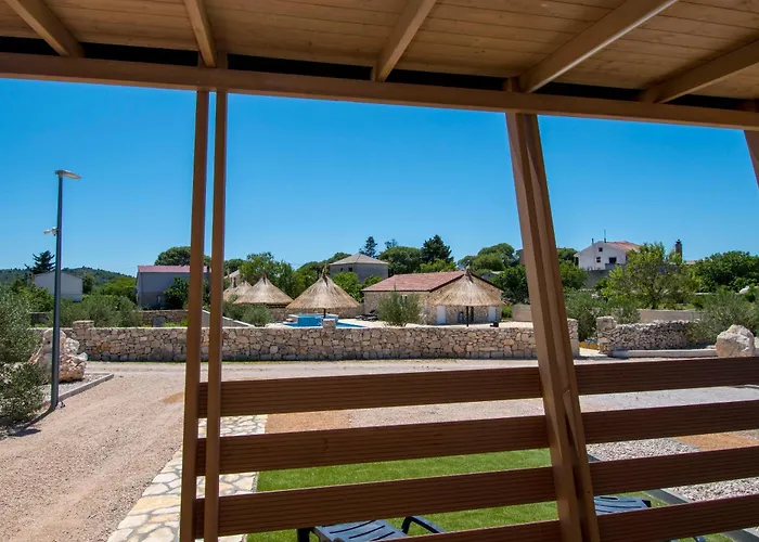 Mobile Banovi Dvori Ii Vakantiehuis Tisno