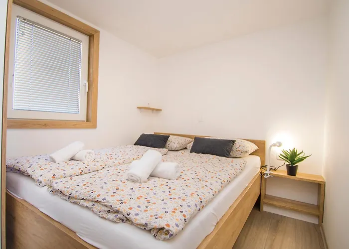 Mobile Banovi Dvori Ii