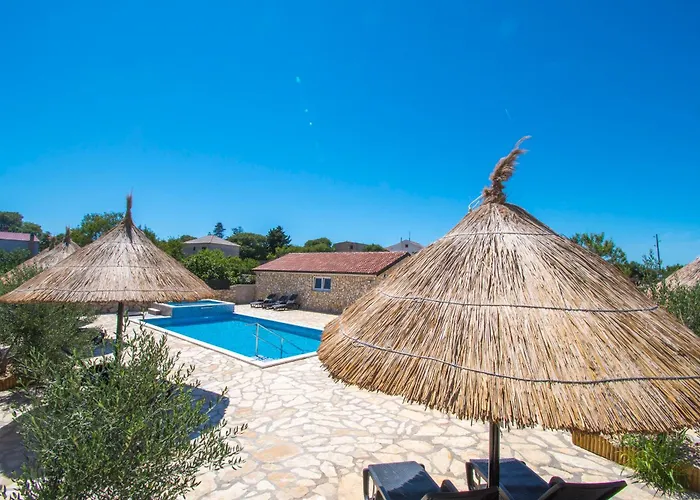 Mobile Banovi Dvori Ii Tisno